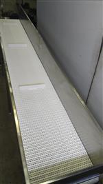 Конвейер наклонный с модульной лентой и лопатками Конвейер наклонный с модульной лентой и лопатками